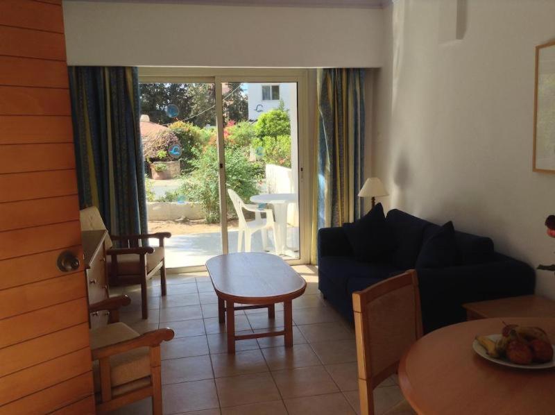 Paphos Gardens Apartment Oda fotoğraf