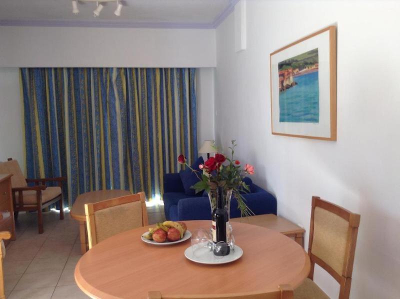 Paphos Gardens Apartment Oda fotoğraf
