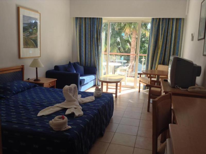 Paphos Gardens Apartment Oda fotoğraf