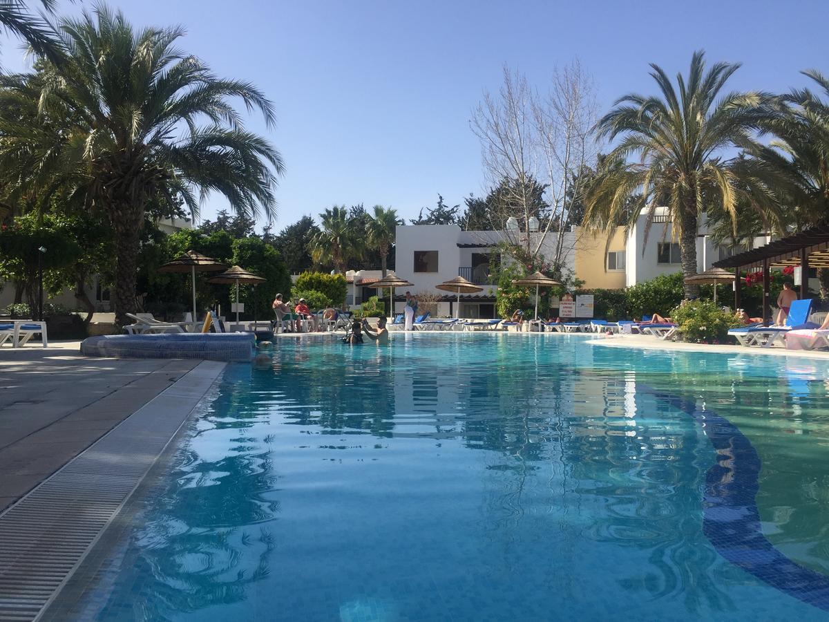Paphos Gardens Apartment Dış mekan fotoğraf