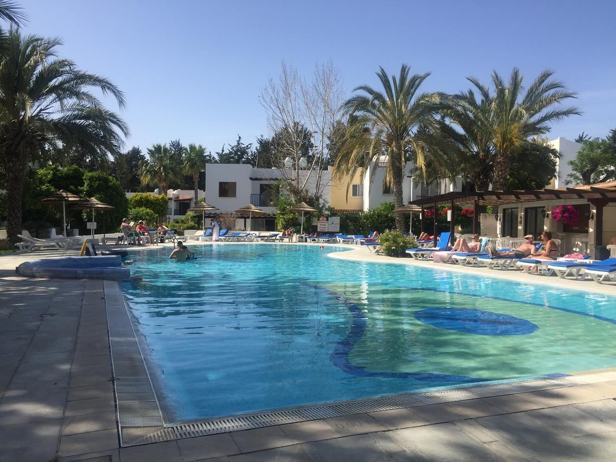 Paphos Gardens Apartment Dış mekan fotoğraf