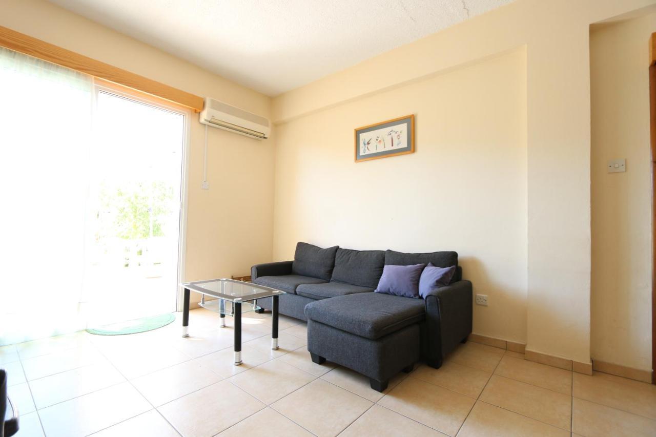 Paphos Gardens Apartment Dış mekan fotoğraf