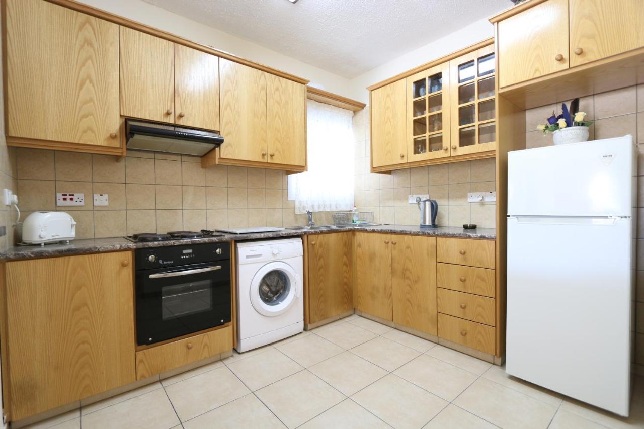 Paphos Gardens Apartment Dış mekan fotoğraf